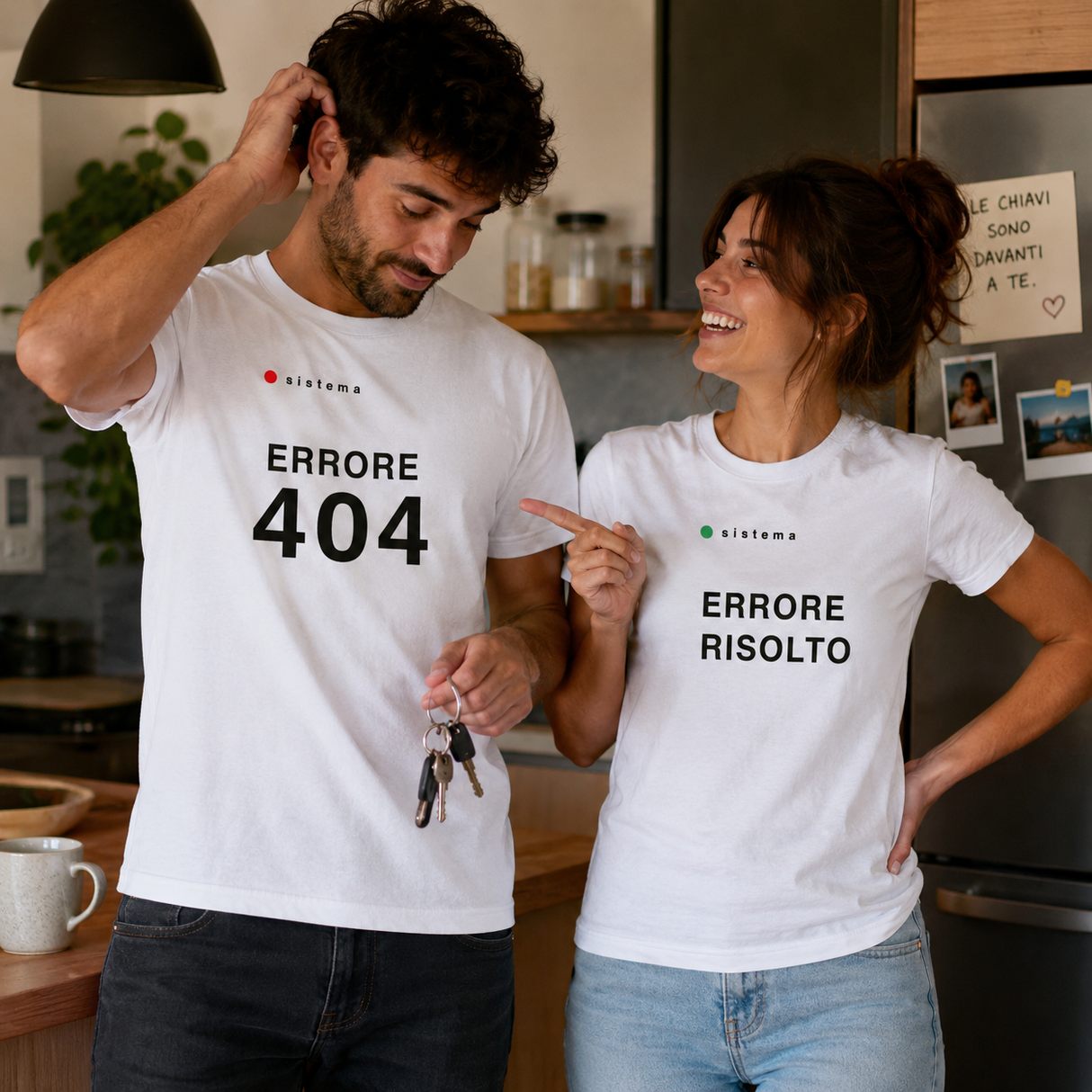 Maglietta di coppia bianca con stampa 'Errore 404' e 'Errore risolto'