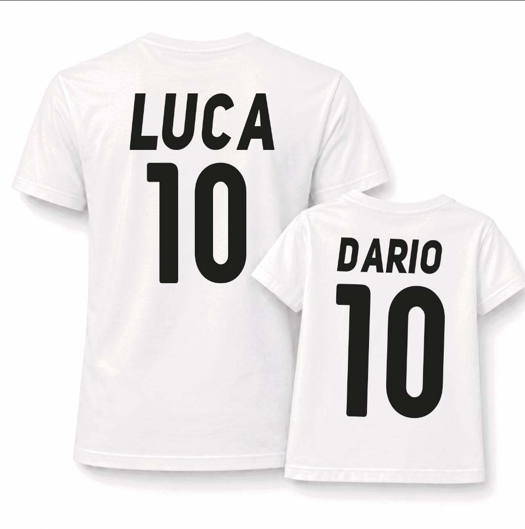 Due magliette bianche con retro personalizzato: LUCA 10 e DARIO 10 con stampa nera