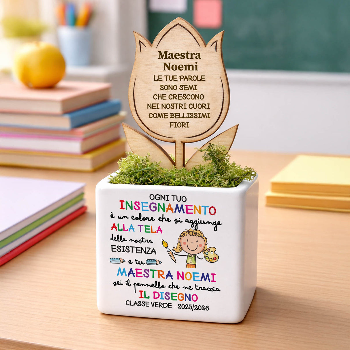 Vasetto decorativo personalizzato per maestra con fiore in legno e scritte colorate