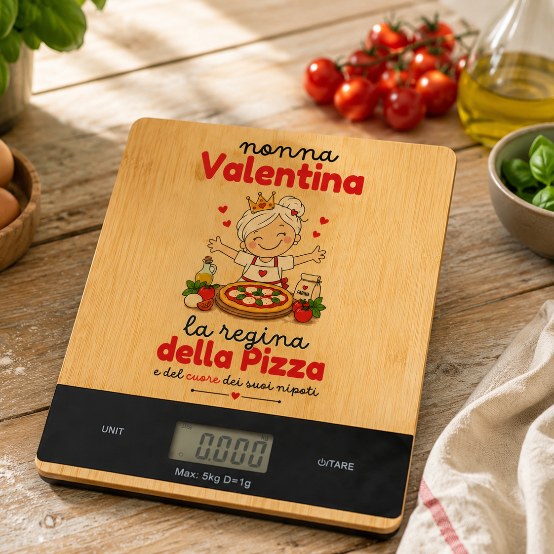 Bilancia da cucina digitale in bambù con display e grafica 'nonna Valentina' pizza