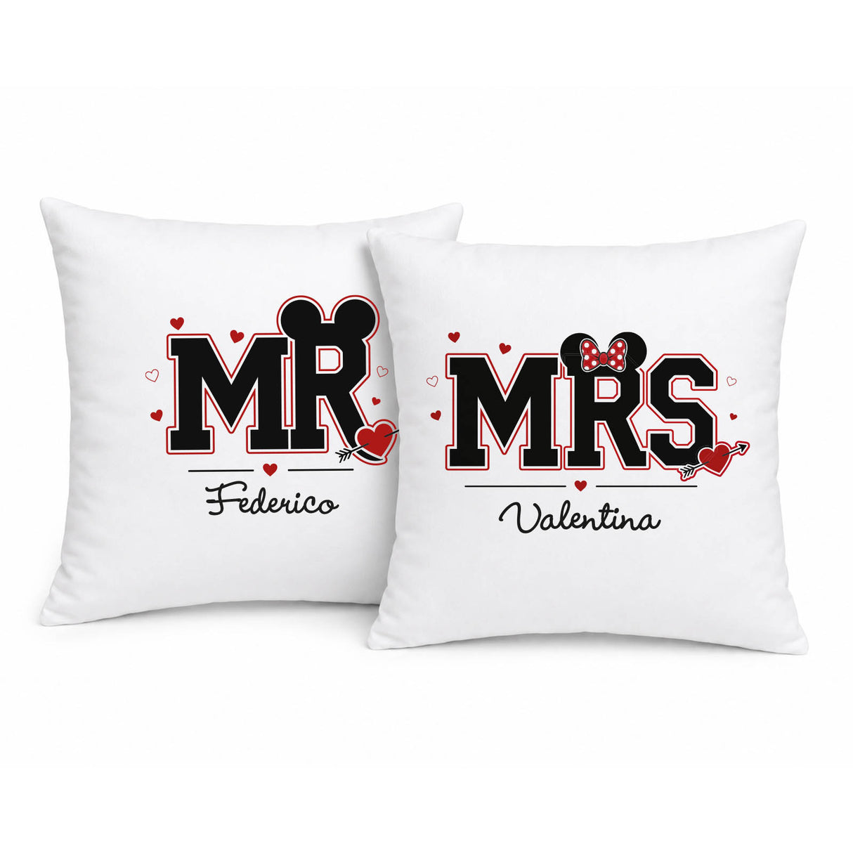 Coppia di 2 cuscini bianchi con scritte Mr Federico e Mrs Valentina