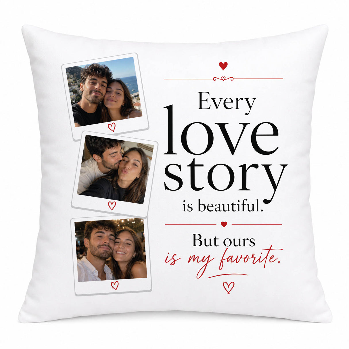 Cuscino personalizzato bianco a vista frontale, 3 foto e scritta Every Love Story