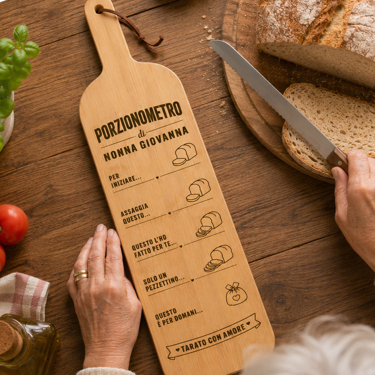 Tagliere in legno chiaro con maniglia, incisione “Porzionometro” e istruzioni