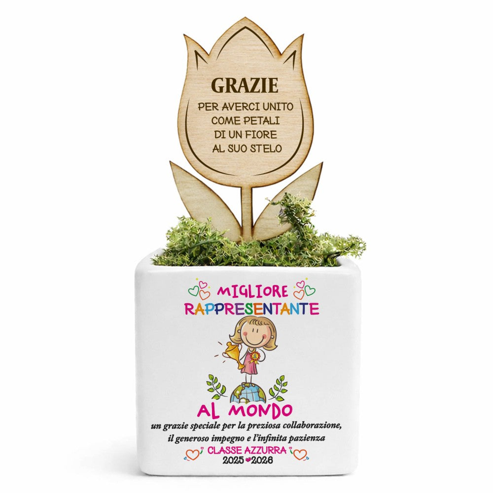 Vasetto bianco con fiore “Grazie”, germoglio verde e “Al mondo”