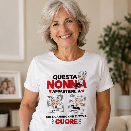 Maglietta bianca con stampa “Questa Nonna” e cuori, maniche corte