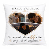 Cuscino personalizzato bianco con cuore, foto di coppia e testo “Marco e Giorgia”