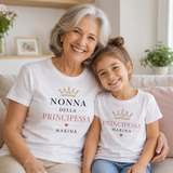 Set di due magliette bianche con corona e scritta PRINCIPESSA per nonna e nipote