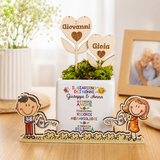 Vasetto decorativo con fiori in legno, muschio verde e scritte colorate per Giovanni e Gioia