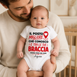 Body neonato bianco con scritta Festa del Papà e nome Agnese, indossato
