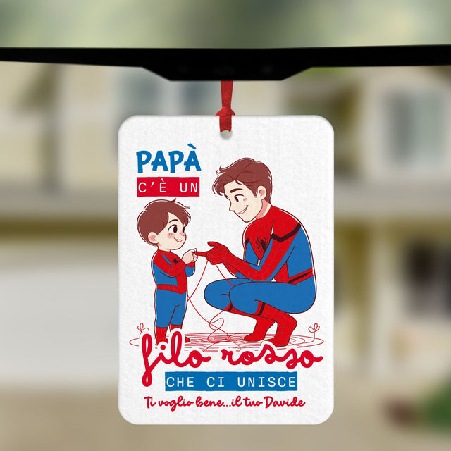 Profumatore per auto con grafica “Papà” e scritta “filo rosso” su cartoncino rettangolare