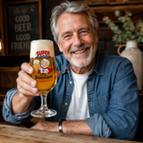 Calice da birra in vetro con scritta Super nonno tenuto in mano
