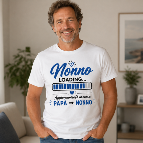 Maglietta bianca con stampa blu “Nonno Loading” e cuori
