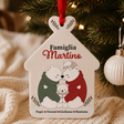 Addobbo natalizio casetta in plexiglass con orsi, nastro rosso e nomi della famiglia