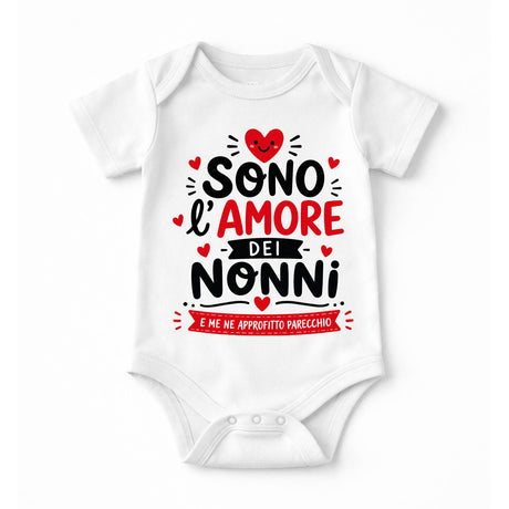 Body bianco a maniche corte con stampa rossa e nera "Sono l'amore dei nonni"
