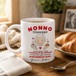 Tazza bianca con stampa «NONNO Giuseppe» e messaggio sul croissant, vapore