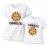 Set t-shirt bianche mamma e bimbo con stampa cookie sorridente e scritta COOKIE