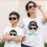 Magliette coordinate mamma e figlio bianche indossate con stampa DIVA e Her BODYGUARD