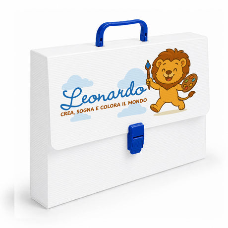 Valigetta porta disegni bianca con maniglia blu e chiusura blu, leone con nome Leonardo