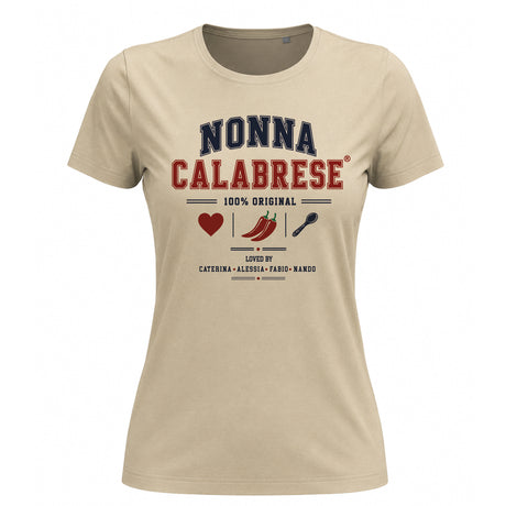 T-shirt beige con scritta NONNA CALABRESE e stampa colorata sul davanti
