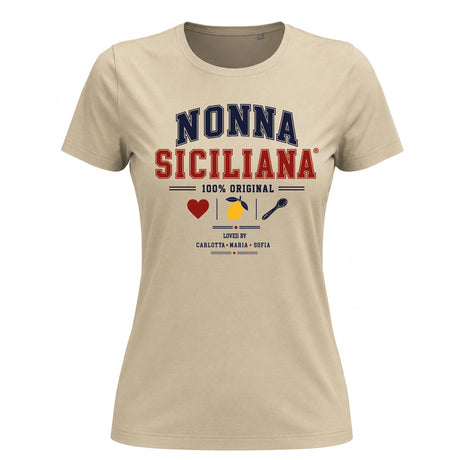 T-shirt beige con scritta NONNA SICILIANA e grafica colorata sul davanti