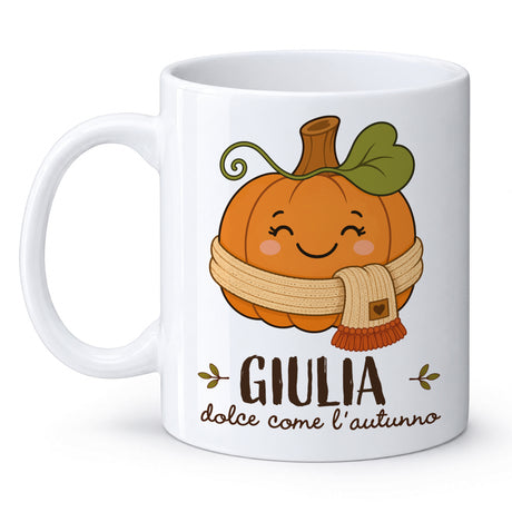 Tazza bianca con stampa zucca sorridente e scritta 'GIULIA'.