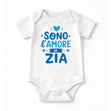 Body neonato bianco con stampa blu «Sono l’amore di Zia» e cuori