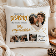 Cuscino bianco con stampa di foto di coppia, cuori e scritta romantica
