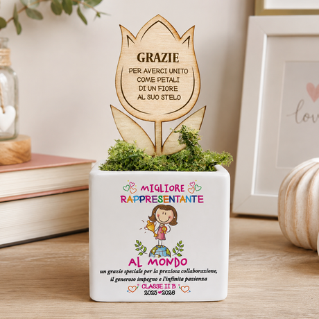 Vasetto regalo in ceramica bianca con decorazione in legno e scritte decorative