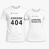 Maglietta di coppia bianca con stampa frontale 'Errore 404' e 'Errore risolto'