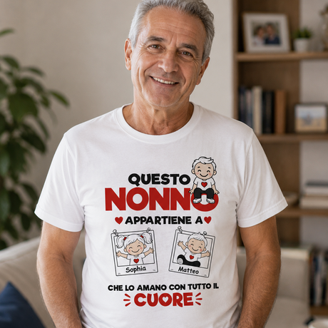 Maglietta bianca con stampa “Questo Nonno appartiene a” e riquadri dei nipoti