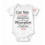 Body neonato bianco con stampa Ciao Papà e testo personalizzato sul petto