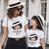 Set di 2 magliette bianche coordinate con illustrazione COCO N°1 e COCO N°2 in cappello