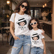 Set di magliette coordinate bianche per mamma e figlia con COCO N°1 e N°2 in cappello