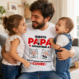 T-shirt bianca indossata con scritta “Questo Papà appartiene a” e nomi