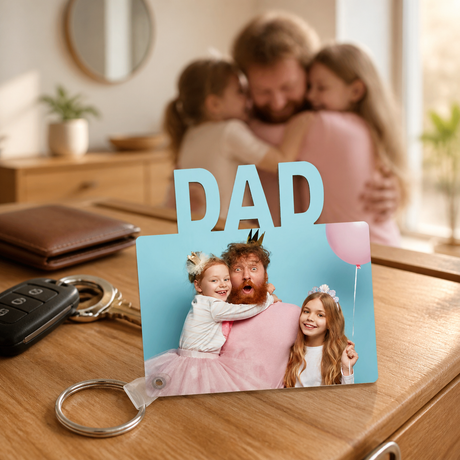 Portachiavi in MDF con foto DAD e famiglia, rettangolare, con anello metallico.