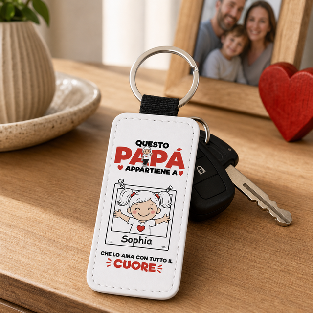 Portachiavi bianco con cinturino nero, scritta Papà e nome Sophia, con anello e chiavi