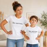 T-shirt coordinata mamma e figlio bianca indossata, “Sto nervosa.” e “Sto nervoso.” (come mamma)
