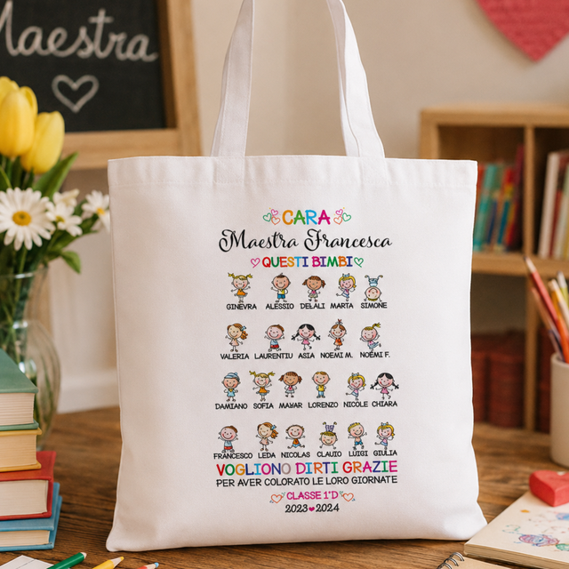 Shopper bianca con stampa colorata Cara Maestra e nomi degli alunni