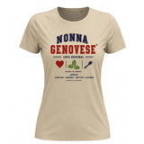T-shirt da donna beige con stampa “NONNA GENOVESE” blu e rossa, grafica colorata