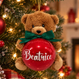 Decorazione Natalizia Personalizzata con Nome – Orsetto con Pallina di Natale in Vetro Rossa