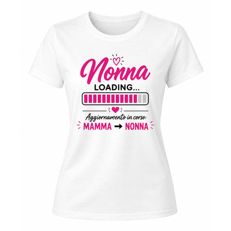 T-shirt bianca girocollo con stampa “Nonna Loading...” e cuori rosa