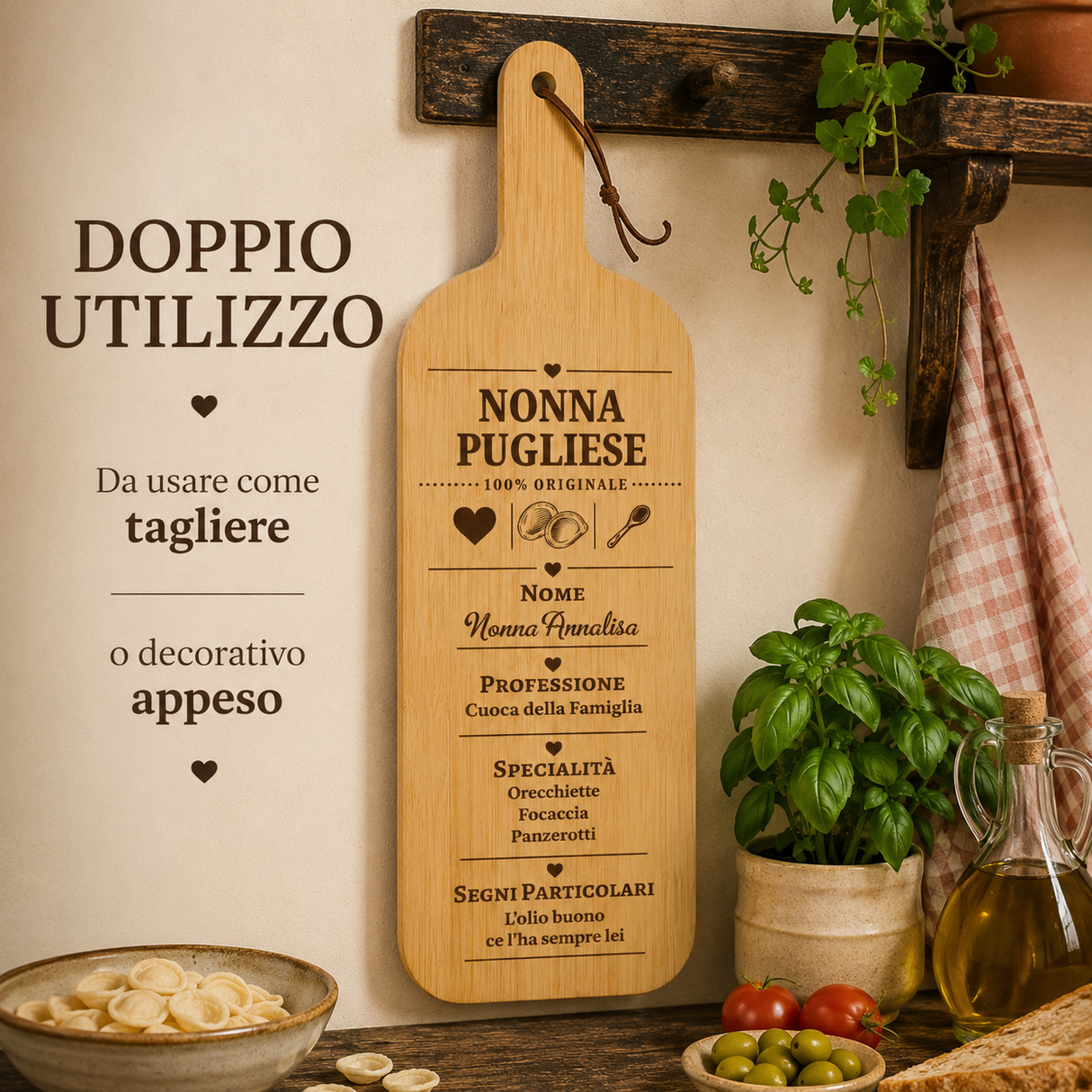 Tagliere in legno “Nonna Pugliese” appeso, incisione e manico in cordicella.