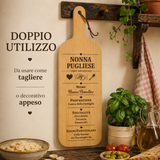 Tagliere in legno “Nonna Pugliese” appeso, incisione e manico in cordicella.