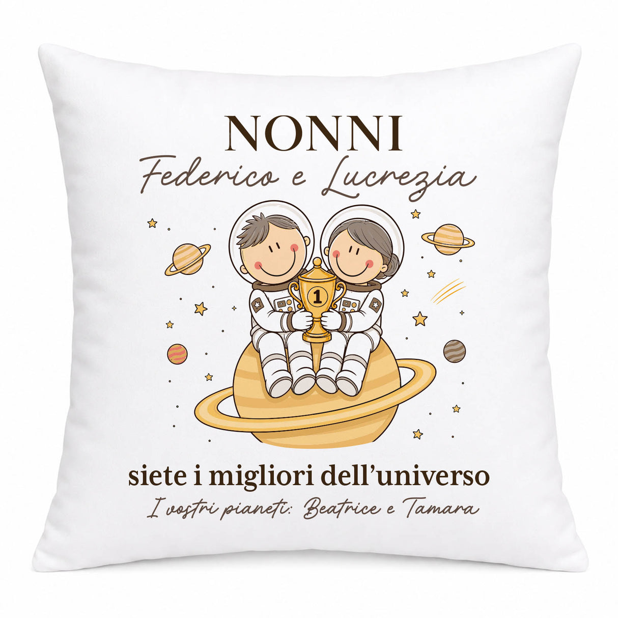 Cuscino bianco personalizzato con astronauti, scritta “NONNI Federico e Lucrezia”