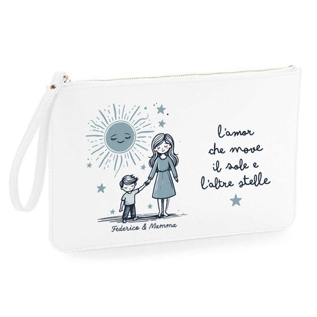 Pochette bianca con zip e laccetto, illustrazione mamma e figlio/a con sole blu e stelle