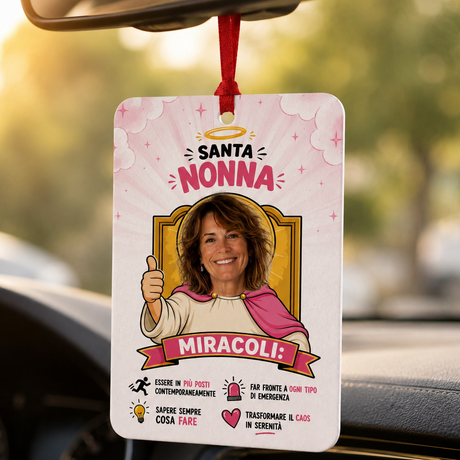 Profumatore auto rettangolare con cordino rosso, foto e scritta «Santa Nonna»