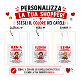 Tre shopping bag bianche con “ILENIA” e colori capelli: castana, nera, bionda