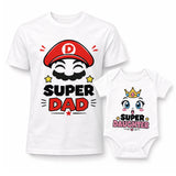 Magliette coordinate bianche con stampa Super Dad e Super Daughter, set frontale