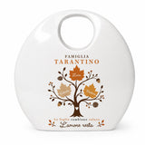 Vaso bianco personalizzato con albero autunnale e nomi “Famiglia Tarantino”, foro superiore