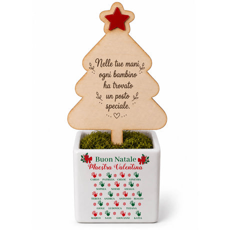 Vasetto natalizio con tag albero di legno, stella rossa e scritta Buon Natale